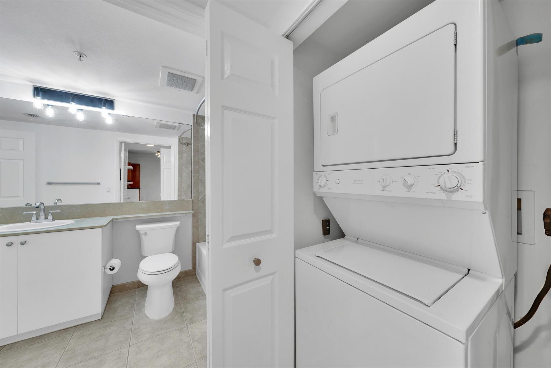 625 Casa Loma Boulevard, Unit 207, Boynton Beach, FL 33435 Photo