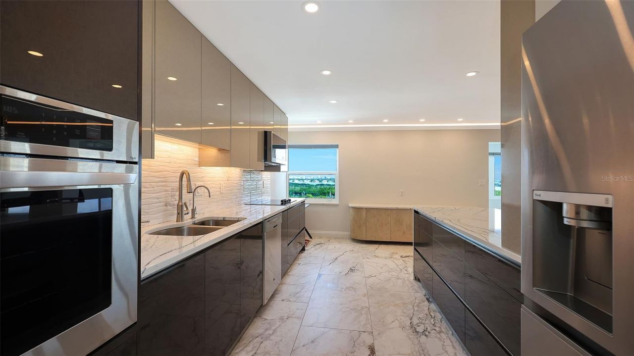 1750 Benjamin Franklin Drive, Unit 9F, Sarasota, FL 34236 Photo