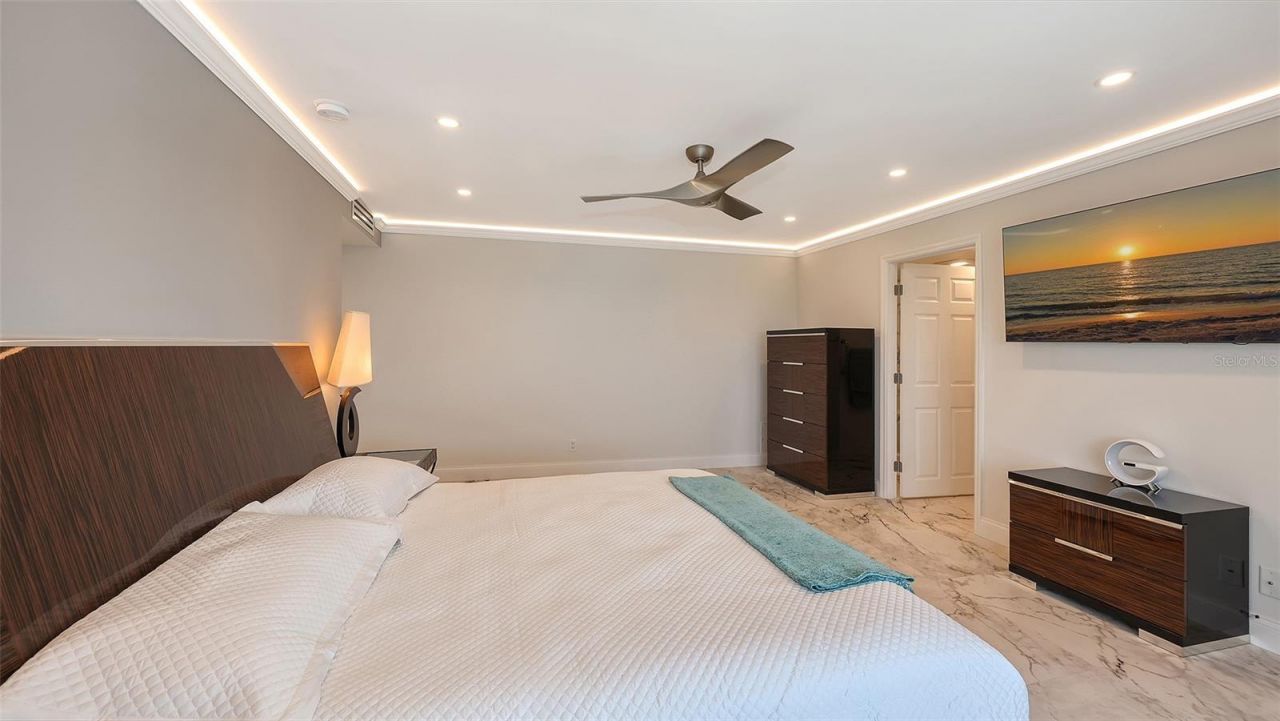 1750 Benjamin Franklin Drive, Unit 9F, Sarasota, FL 34236 Photo