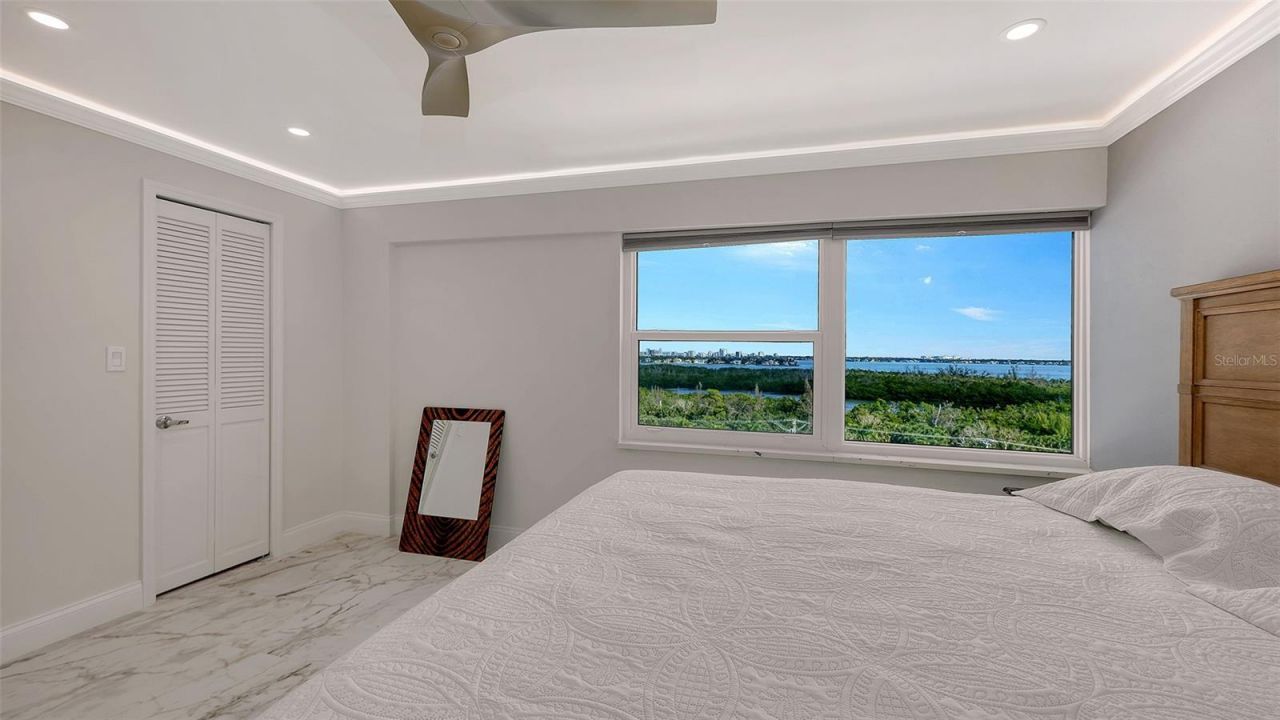 1750 Benjamin Franklin Drive, Unit 9F, Sarasota, FL 34236 Photo