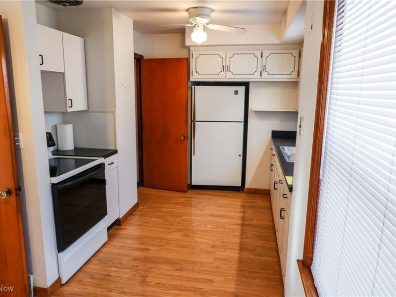 5979 Twin Lakes Drive, Parma, OH 44129 Photo 11