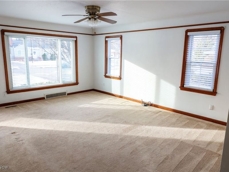 5979 Twin Lakes Drive, Parma, OH 44129 Photo 6