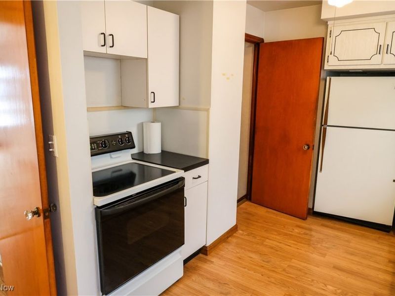 5979 Twin Lakes Drive, Parma, OH 44129 Photo 8