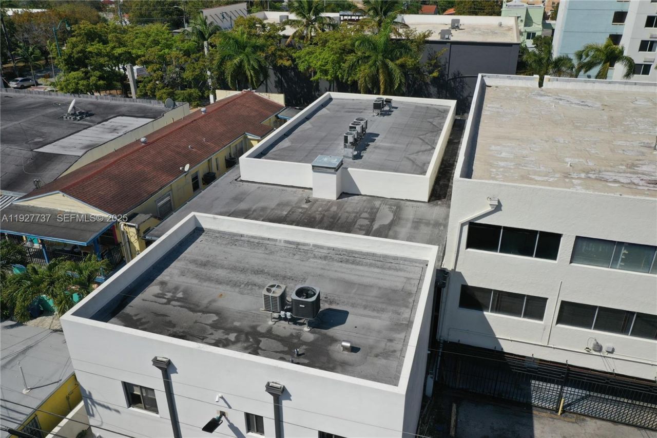 2268 SW 8th St, Miami, FL 33135 Photo