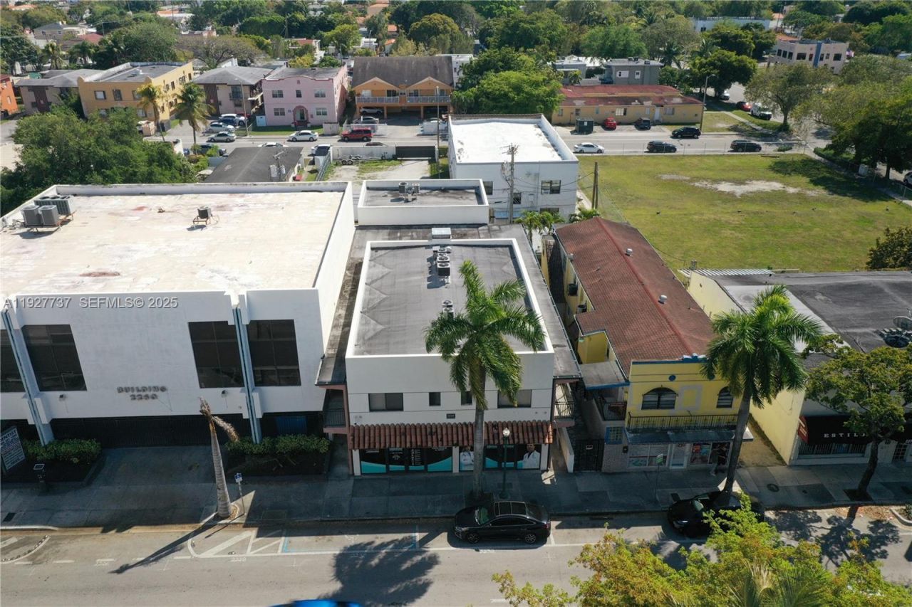 2268 SW 8th St, Miami, FL 33135 Photo