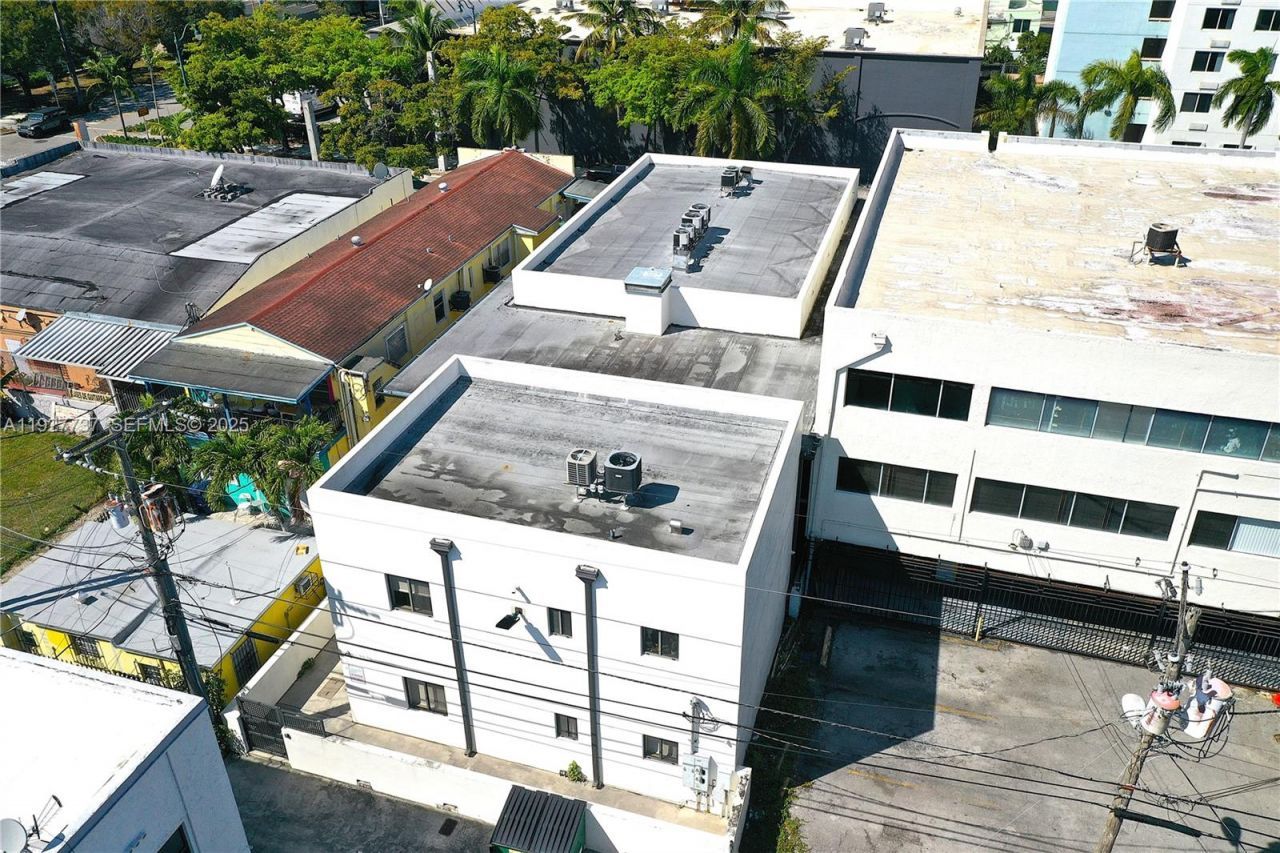 2268 SW 8th St, Miami, FL 33135 Photo