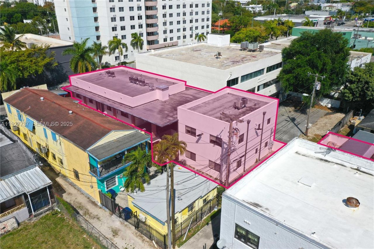 2268 SW 8th St, Miami, FL 33135 Photo