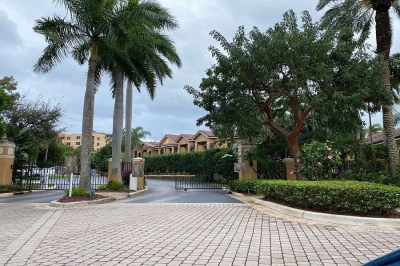 1000 Scotia Drive, Unit 506, Hypoluxo, FL 33462 Photo