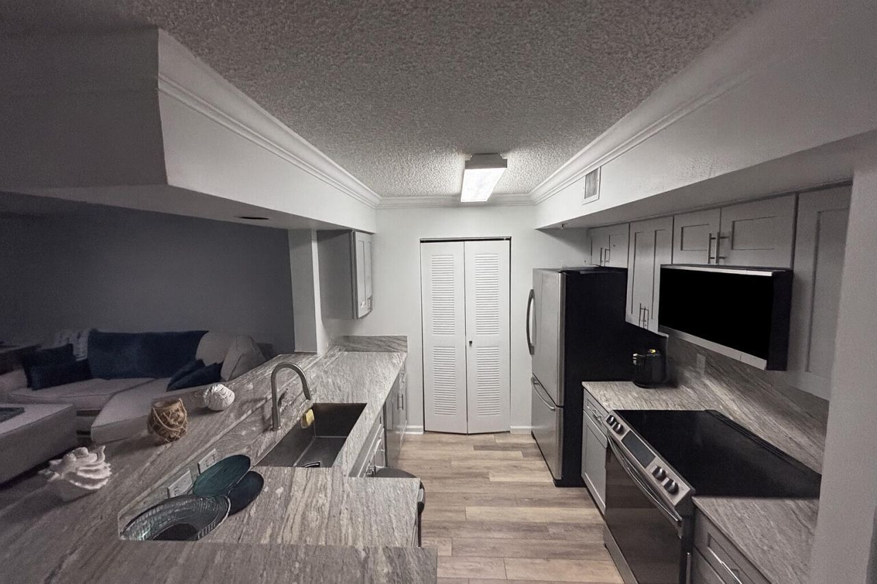 1000 Scotia Drive, Unit 506, Hypoluxo, FL 33462 Photo