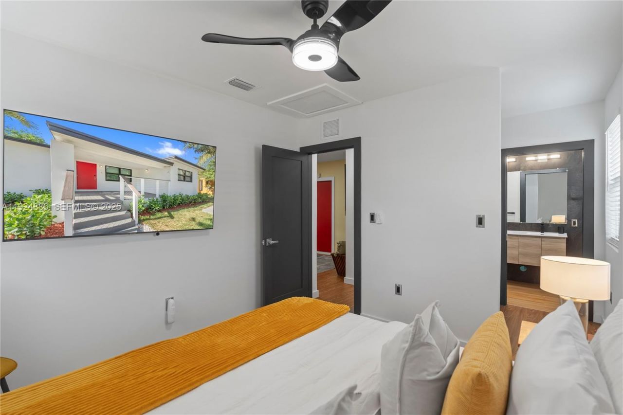 220 NW 134th St, North Miami, FL 33168 Photo