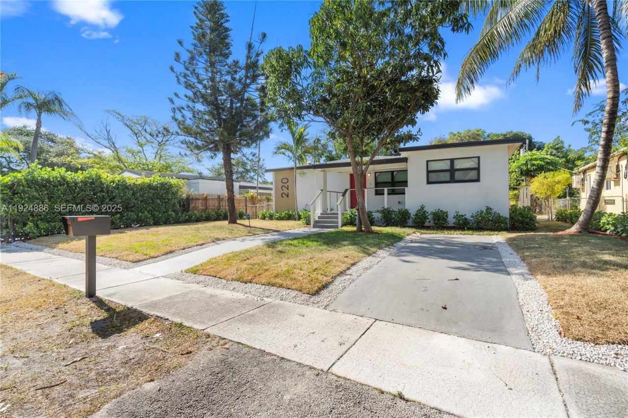 220 NW 134th St, North Miami, FL 33168 Photo
