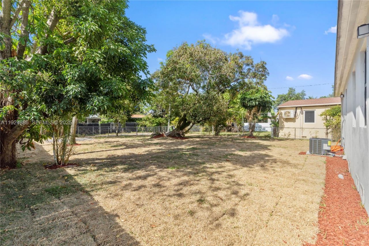 220 NW 134th St, North Miami, FL 33168 Photo