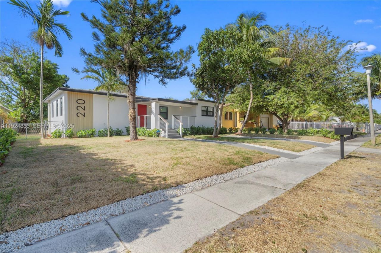 220 NW 134th St, North Miami, FL 33168 Photo