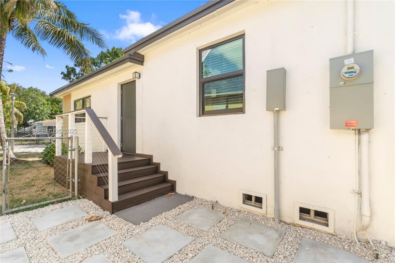 220 NW 134th St, North Miami, FL 33168 Photo