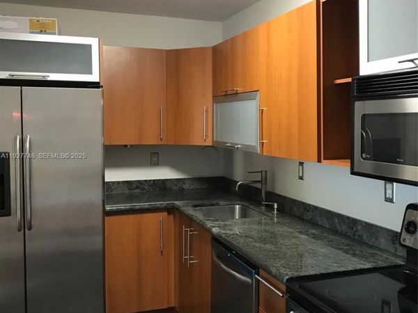 10431 N Kendall Dr, Unit D106, Miami, FL 33176