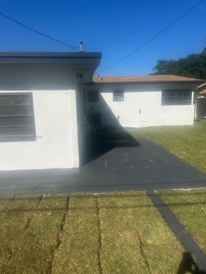 6750 Allen St, Hollywood, FL 33024 Photo