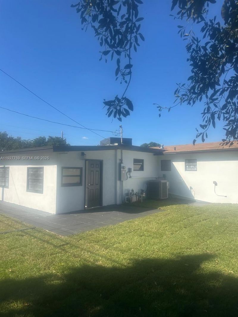 6750 Allen St, Hollywood, FL 33024 Photo