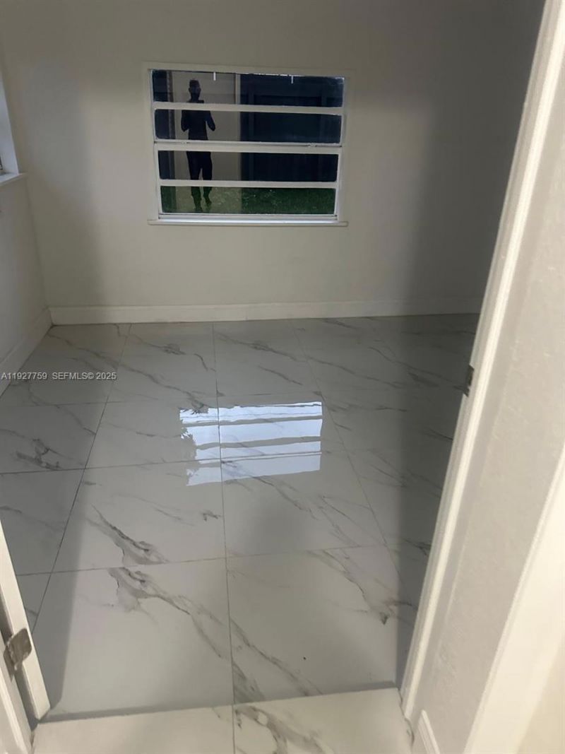 6750 Allen St, Hollywood, FL 33024 Photo