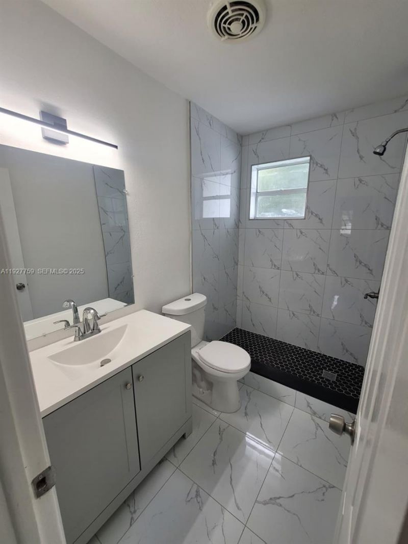 6750 Allen St, Hollywood, FL 33024 Photo