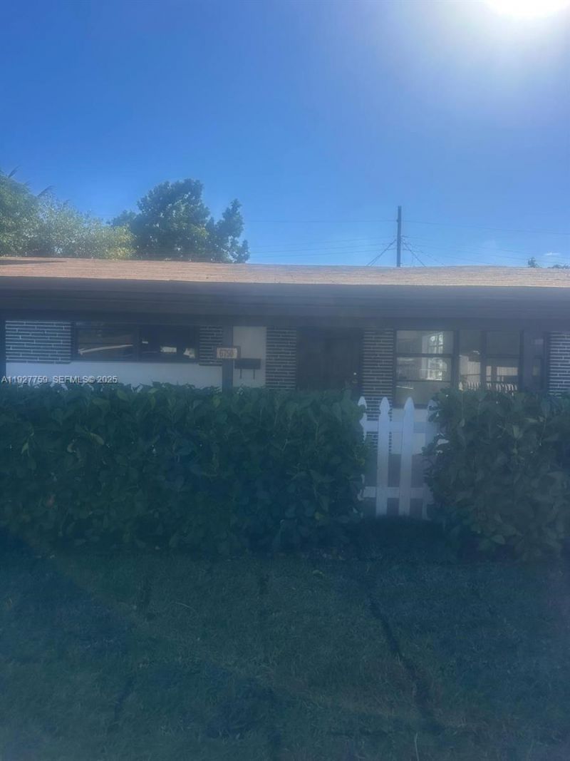 6750 Allen St, Hollywood, FL 33024 Photo