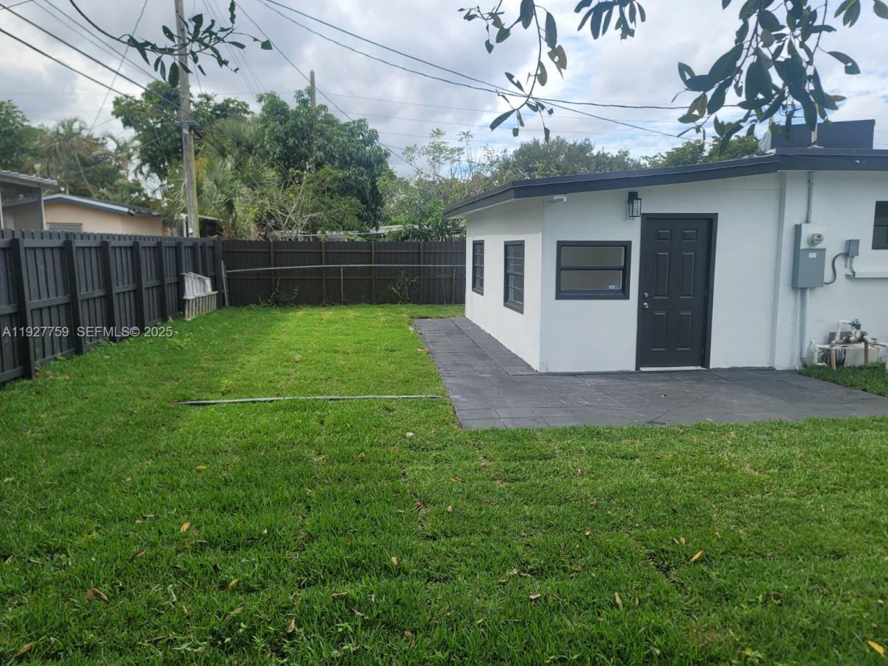 6750 Allen St, Hollywood, FL 33024 Photo