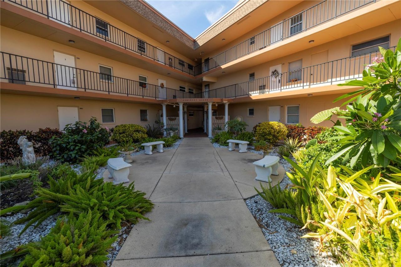 5020 Brittany Drive S, Unit 124, Saint Petersburg, FL 33715 Photo