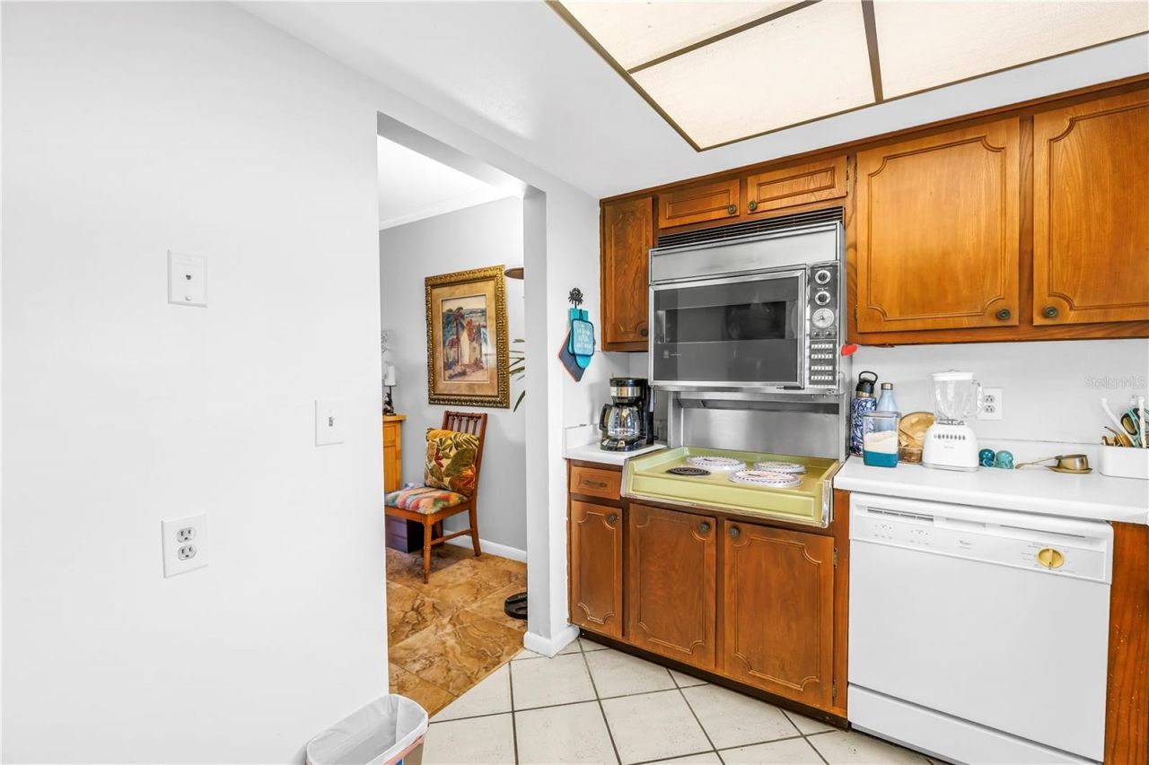 5020 Brittany Drive S, Unit 124, Saint Petersburg, FL 33715 Photo