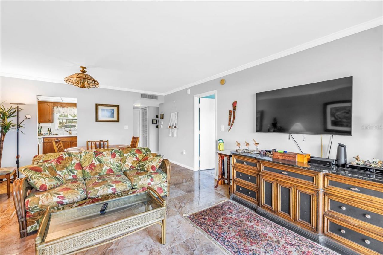 5020 Brittany Drive S, Unit 124, Saint Petersburg, FL 33715 Photo