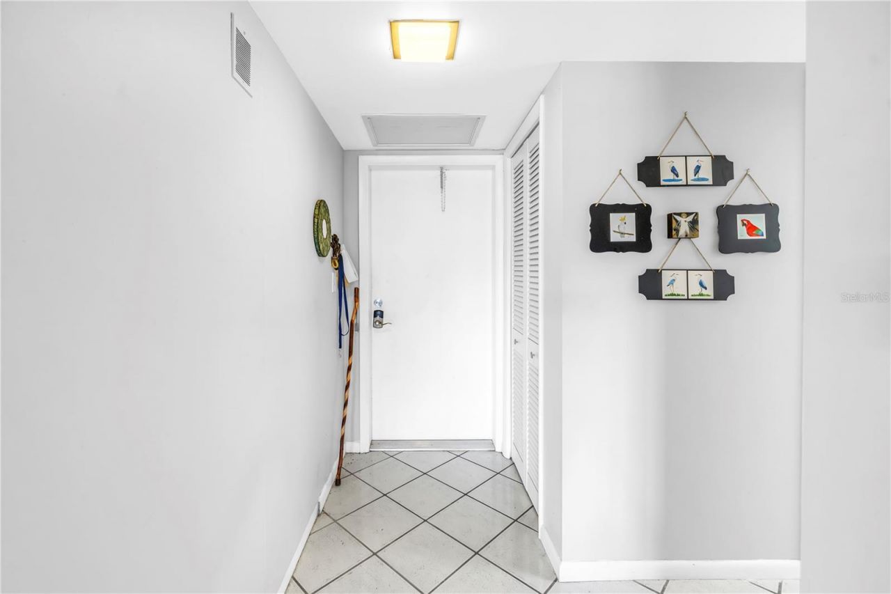 5020 Brittany Drive S, Unit 124, Saint Petersburg, FL 33715 Photo