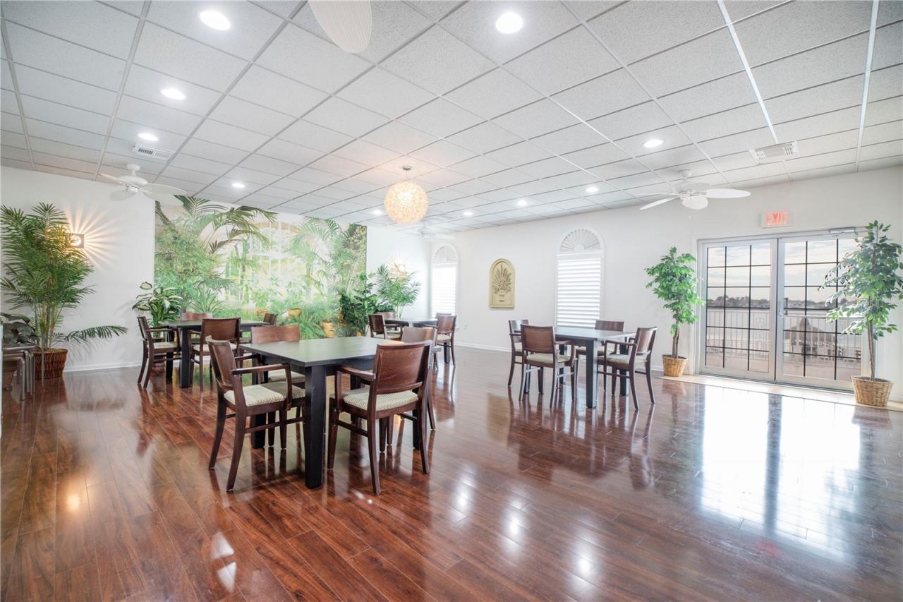 5020 Brittany Drive S, Unit 124, Saint Petersburg, FL 33715 Photo