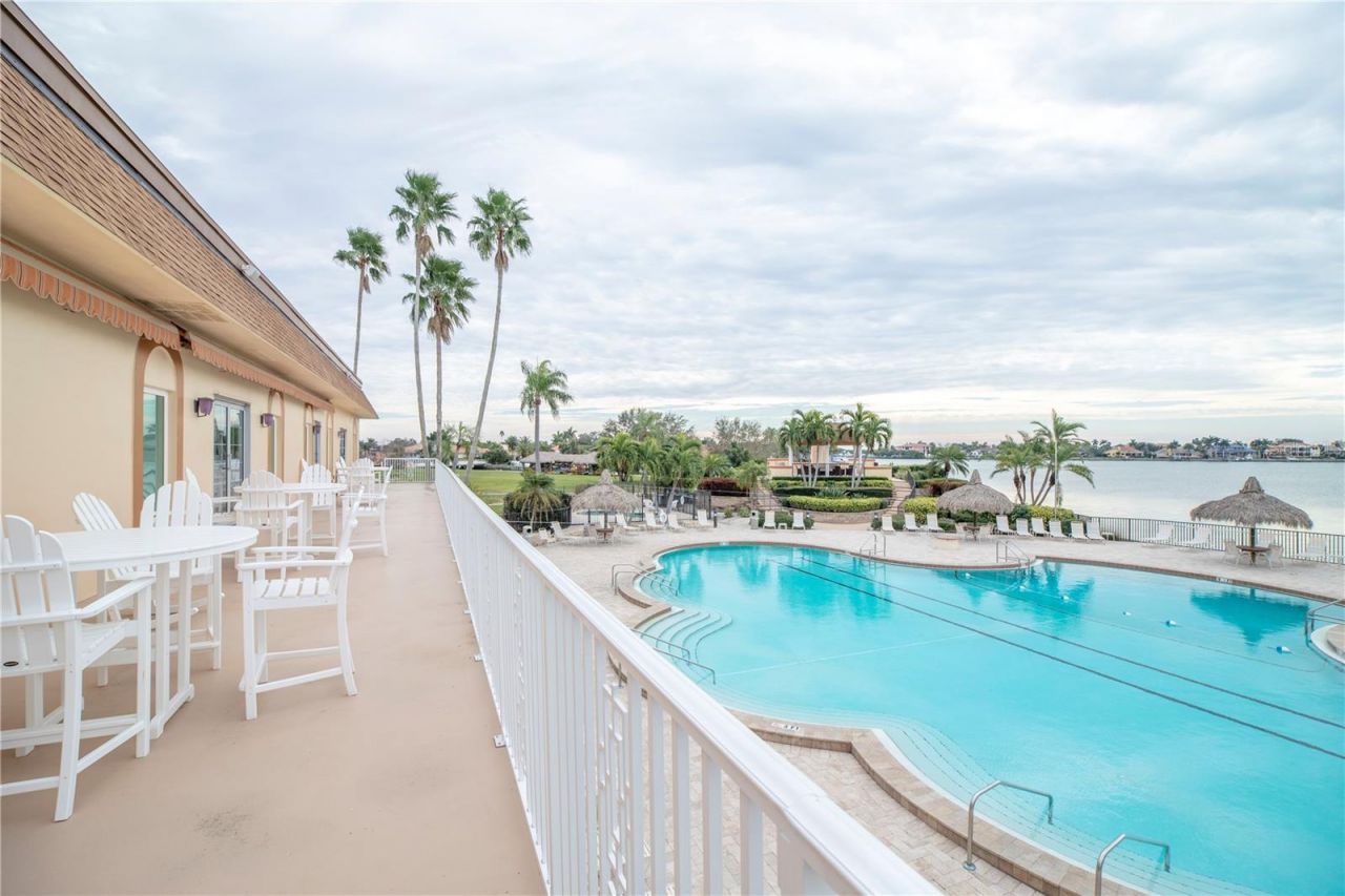 5020 Brittany Drive S, Unit 124, Saint Petersburg, FL 33715 Photo