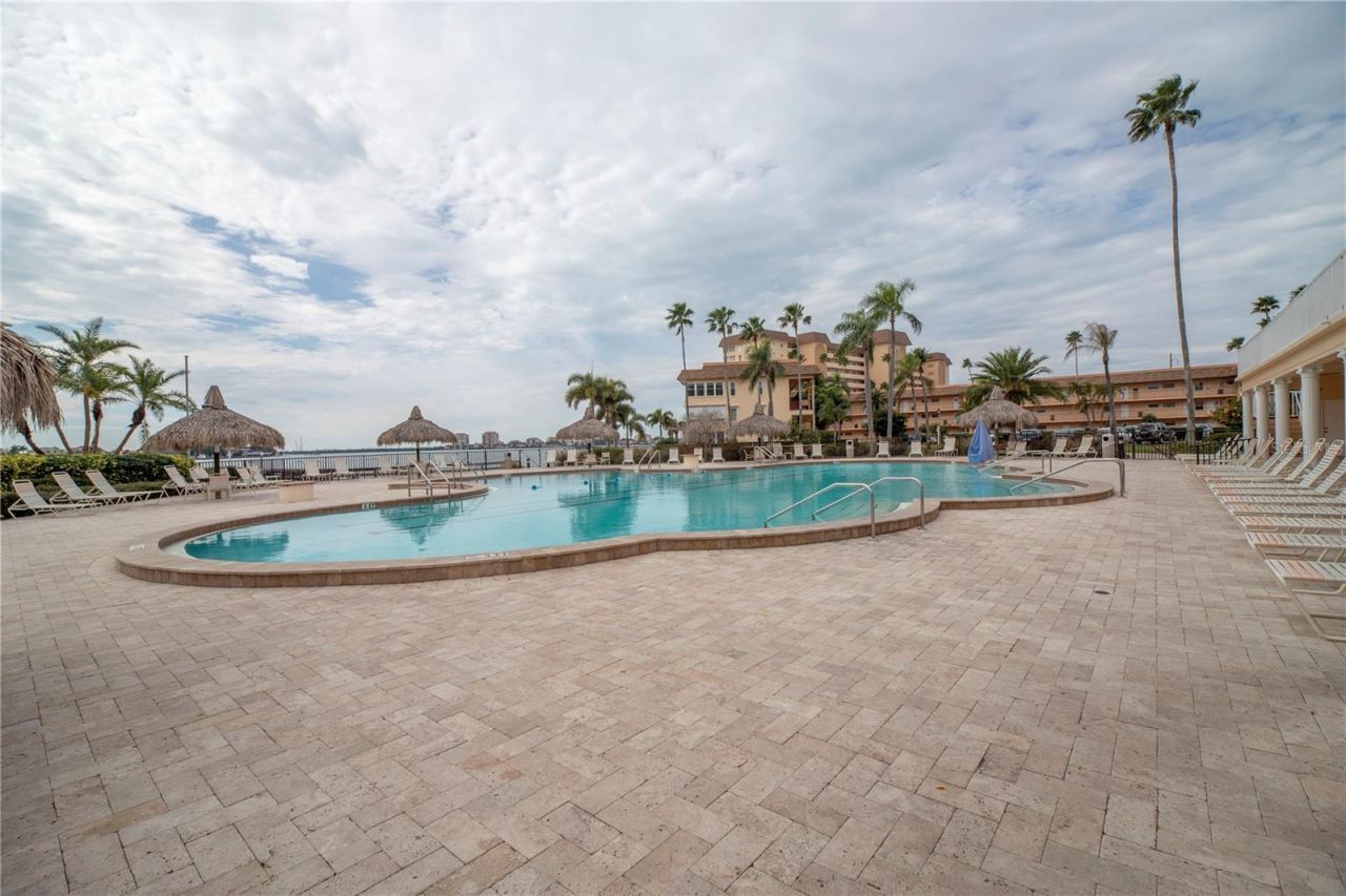 5020 Brittany Drive S, Unit 124, Saint Petersburg, FL 33715 Photo