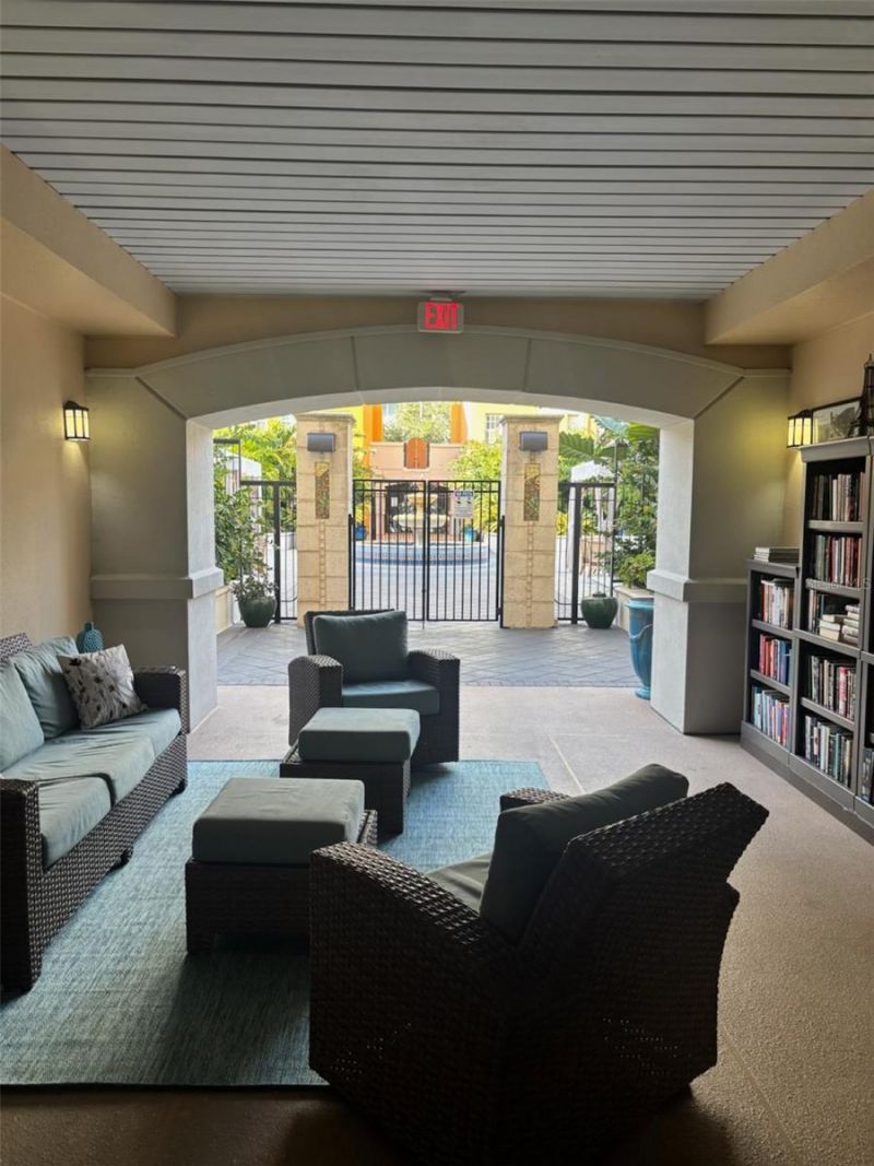 200 4th Avenue S, Unit 302, Saint Petersburg, FL 33701 Photo