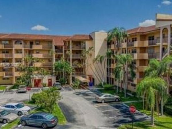 3905 N Nob Hill RD, Unit 304, Sunrise, FL 33351