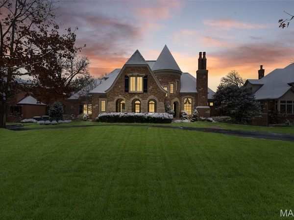 55 Fair Oaks Drive, Ladue, MO 63124