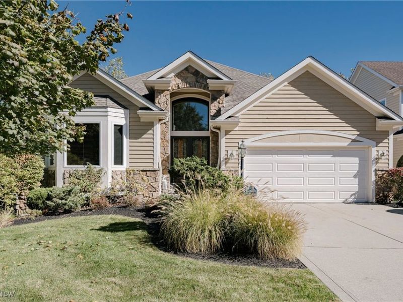 2501 Fairwood Court, Beachwood, OH 44122 Photo 2