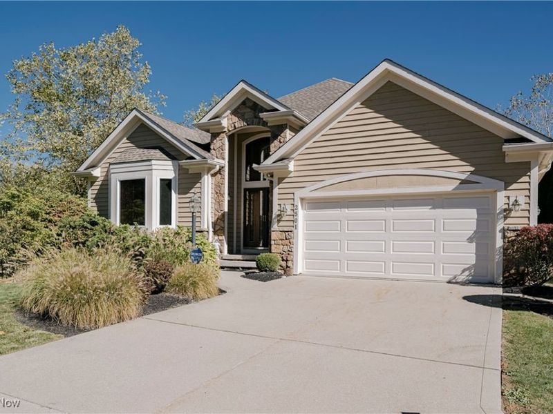 2501 Fairwood Court, Beachwood, OH 44122 Photo 3