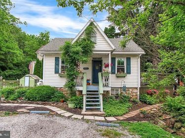 4011 CHERRY RUN ROAD, GLEN ROCK, PA 17327