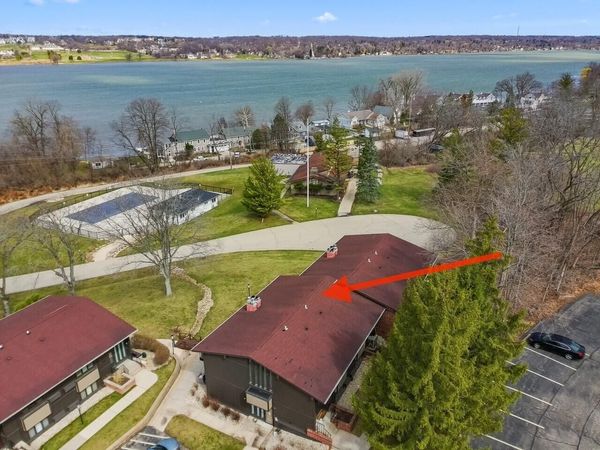 35-06 Lausanne Ct, Geneva, WI 53147