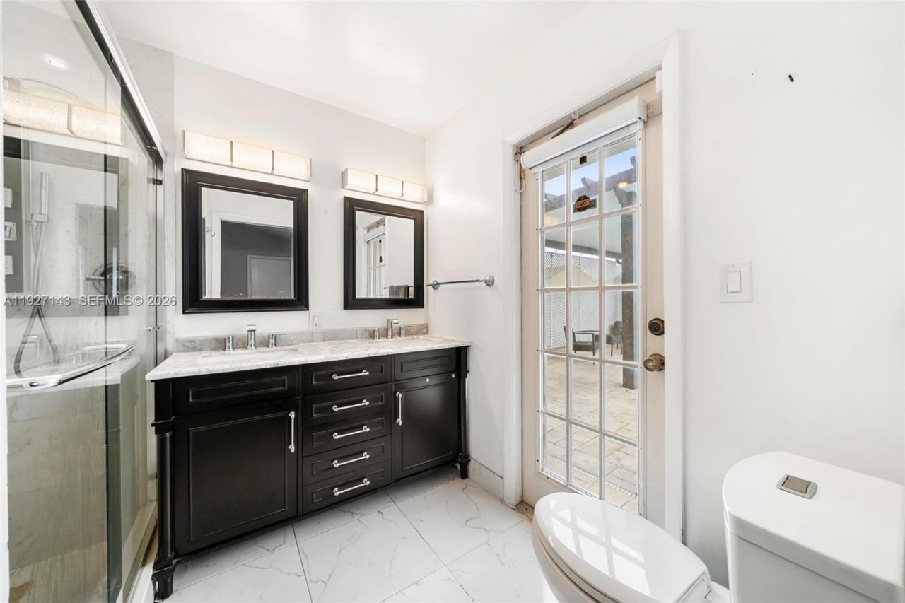 14145 SW 100th Ter, Miami, FL 33186 Photo