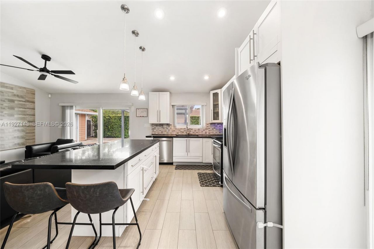 14145 SW 100th Ter, Miami, FL 33186 Photo