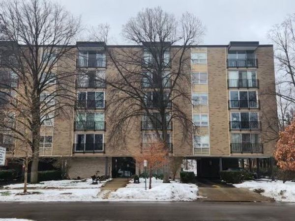 424 Park Avenue, Unit 204, River Forest, IL 60305