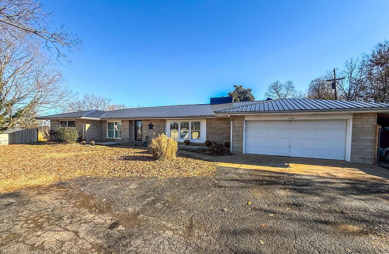 1916 Old Gallatin Road, Scottsville, KY 42164 Main Photo