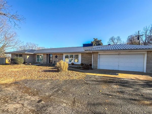 1916 Old Gallatin Road , Scottsville, KY 42164