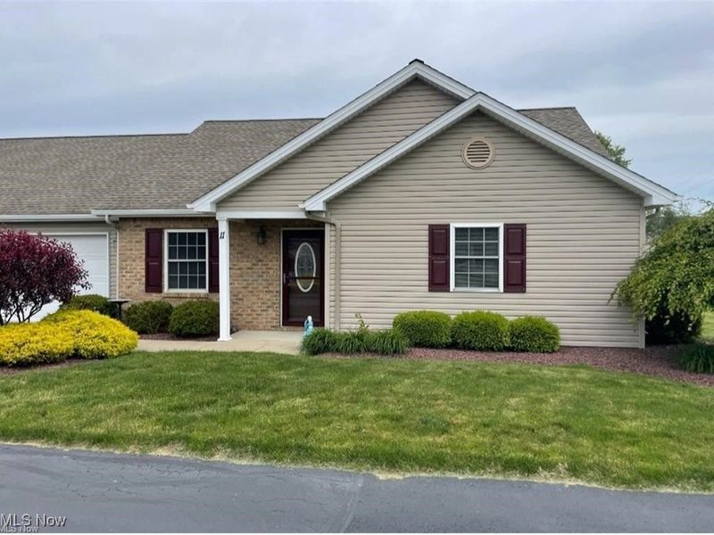 170 Sandy Court, Unit 11, New Middletown, OH 44442 Photo 3