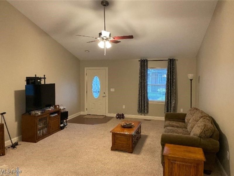 170 Sandy Court, Unit 11, New Middletown, OH 44442 Photo 4