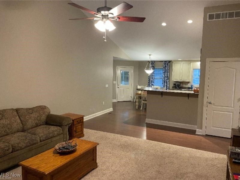 170 Sandy Court, Unit 11, New Middletown, OH 44442 Photo 6