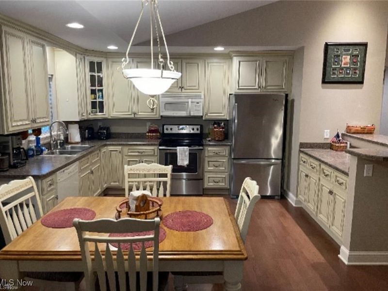 170 Sandy Court, Unit 11, New Middletown, OH 44442 Photo 9