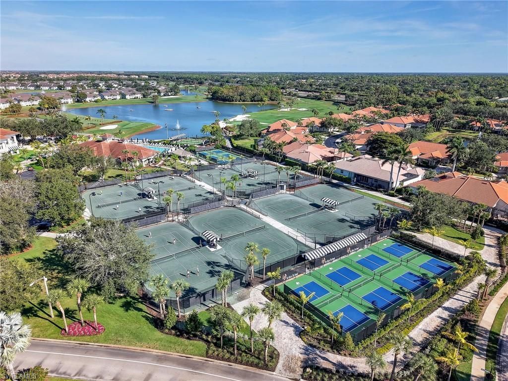 5893 Three Iron Dr, Unit 1604, Naples, FL 34110 Photo