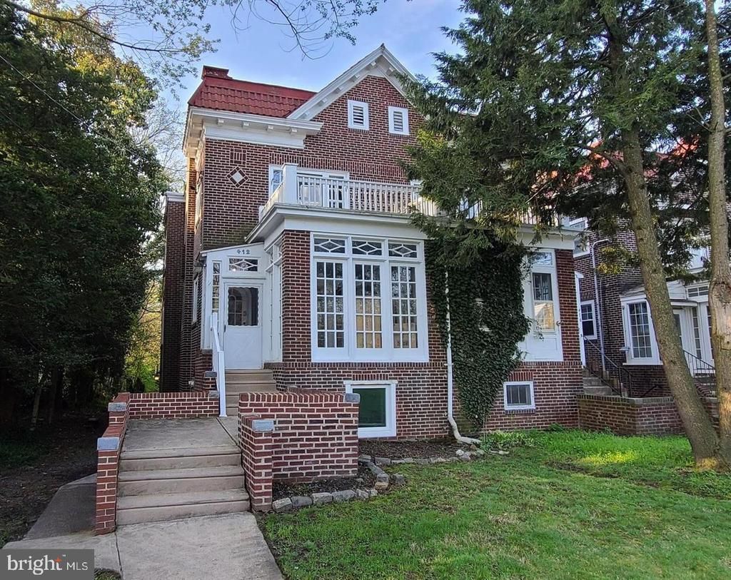 412 W Maple Avenue, Merchantville, NJ 08109 Main Photo